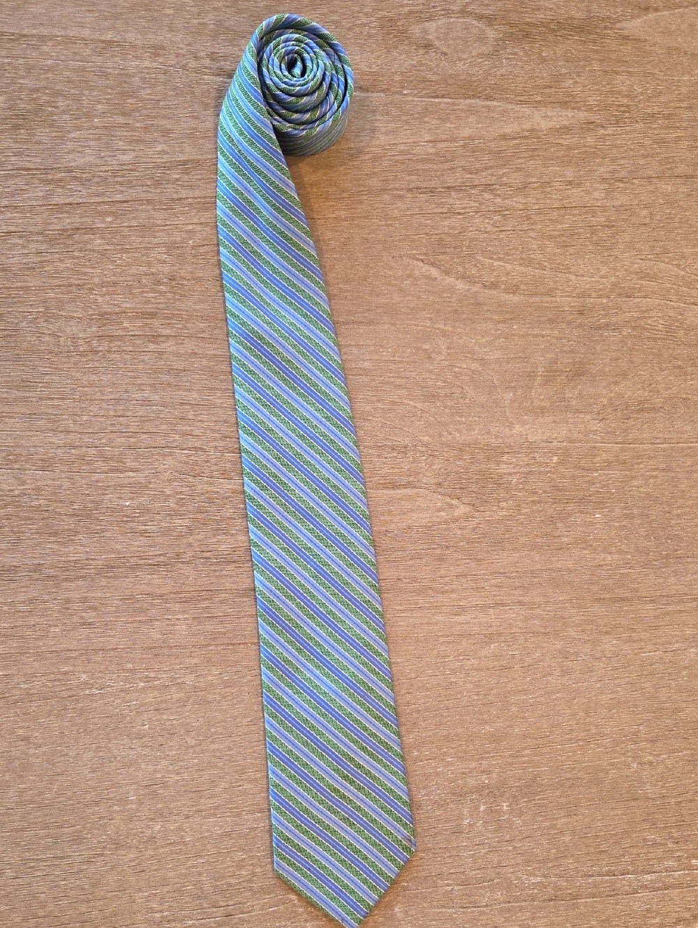 Brooks Brothers Men's Blue and Green Narrow Diagonal Silk Rep Stripe Tie (3.55")